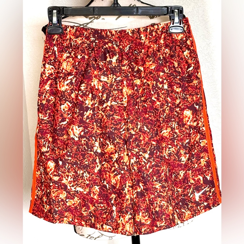 Boy's XL Nike Standard Fit Training Athletic Shorts Orange Fire Camo Design NWT - Picture 2 of 6